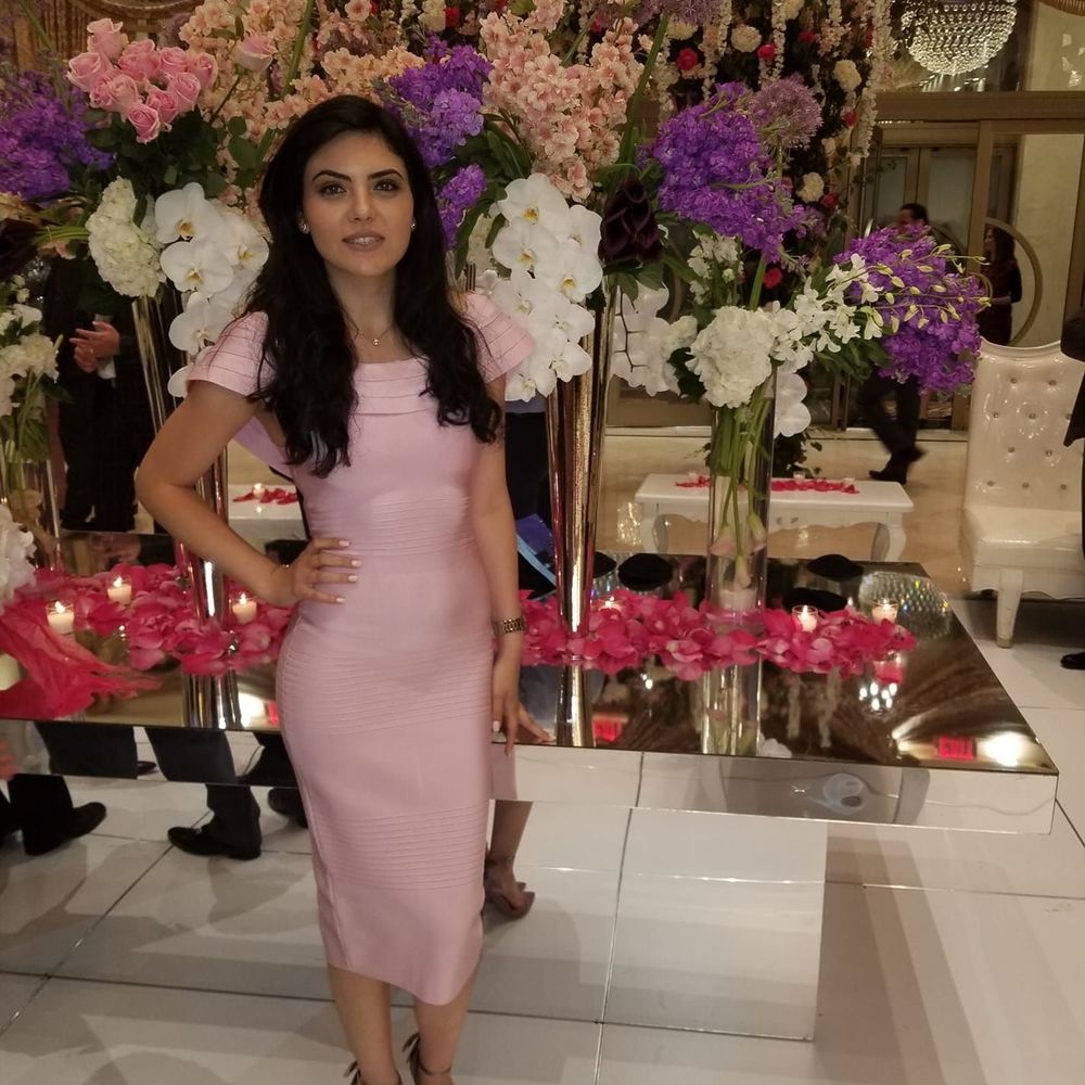 Meet your Posher, Yona